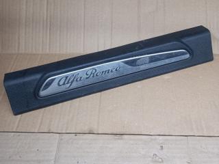 накладка на порог внутренняя Alfa Romeo Giulia 2 поколение 2018, 2.0 л., бензин, АКПП, полный привод, 156107572