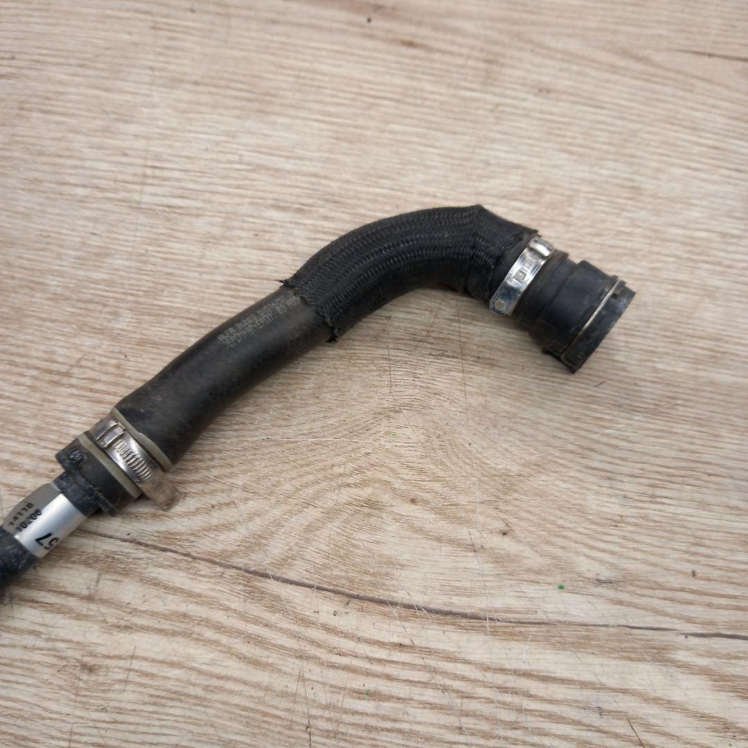 патрубок радиатора Alfa Romeo Giulia 2 поколение 2018, 2.0 л., бензин, АКПП, полный привод, 50544741 - фото №1