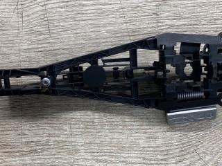 скелет ручки двери передней правой Buick Encore 1 поколение [рестайлинг] 2019, 1.4 л., бензин, 42527449