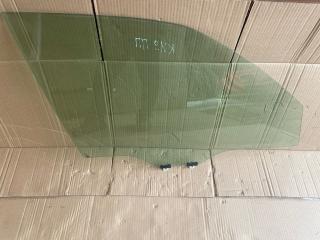 стекло двери передней правой Subaru Forester 3 поколение (SH) 2009, 2.5 л., бензин, 61011SC000