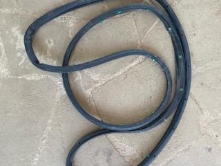 уплотнитель двери Chevrolet Cruze 2 поколение 2016, 1.4 л., бензин, АКПП