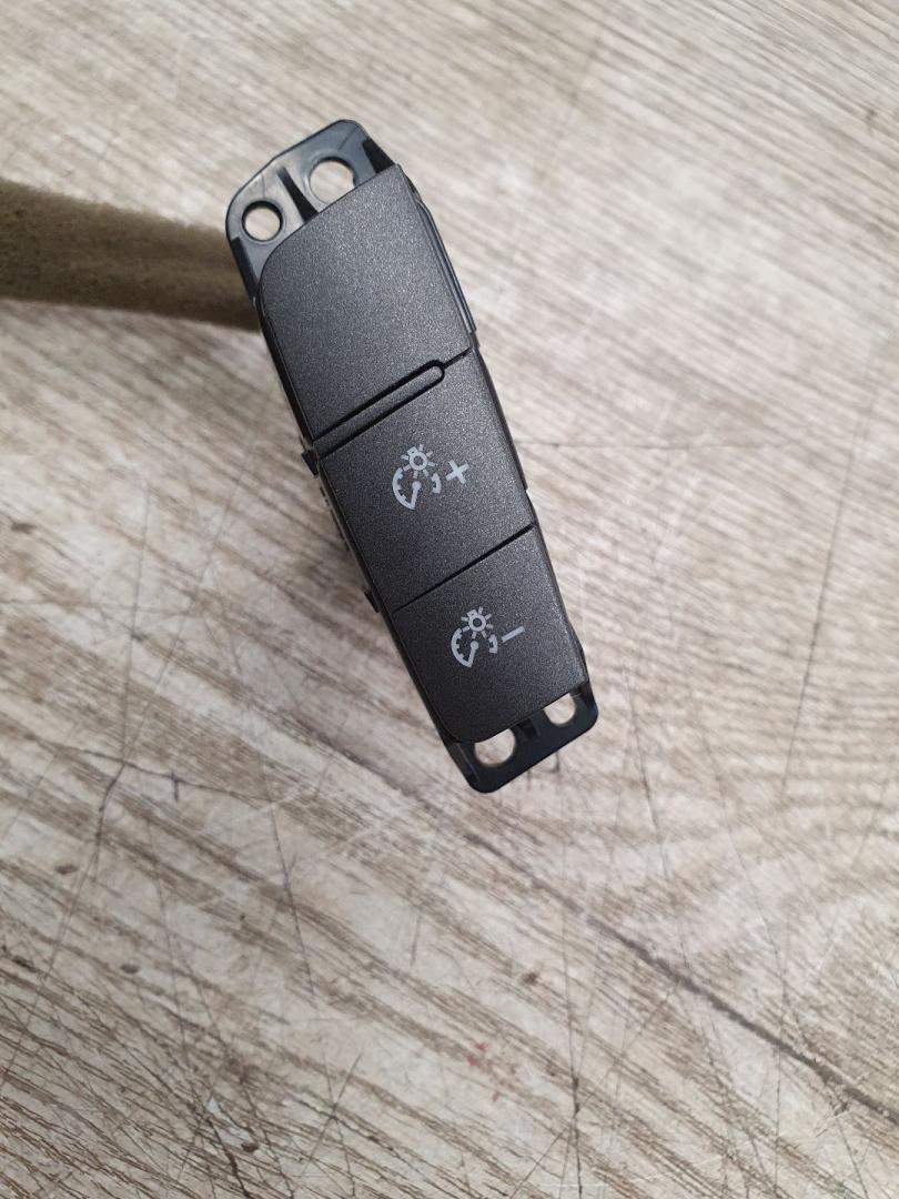 кнопка освещения панели приборов Infiniti M Y51 2013, 3.7 л., VQ37VHR, бензин, АКПП, (qaa) white 3p, седан, задний привод - фото №1