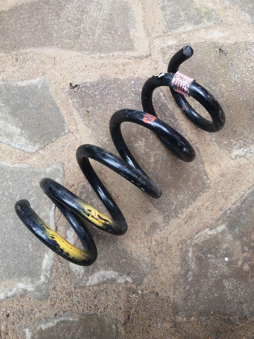 пружина задняя Ford Mustang 6 поколение S550 2017, 5.0 л., бензин, АКПП, JR3C5560HA - фото №1