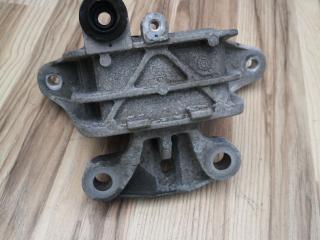 подушка крепления двигателя Chevrolet Equinox 3 поколение 2018, 1.5 л., бензин, АКПП, полный привод, 84304334