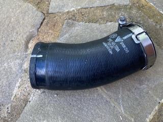 патрубок интеркулера Porsche Cayenne 958 [рестайлинг] 2016, 3.0 л., дизель, правый руль, 7P0145709A