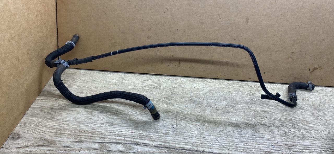 патрубок (трубопровод, шланг) Chevrolet Equinox 3 поколение 2018, 1.5 л., бензин, АКПП, полный привод - фото №1