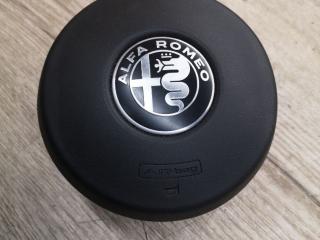 подушка безопасности водителя Alfa Romeo Stelvio 1 поколение 2018, 2.9 л., бензин, 01561244000