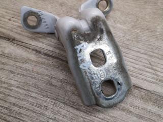 петля двери Chevrolet Malibu 9 поколение 2016, 2.0 л., бензин, передний привод