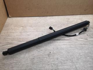 амортизатор крышки багажника (3-5 двери) Porsche Macan 1 поколение 2014, 3.0 л., дизель, 95B827851B