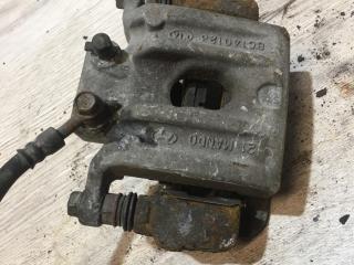 суппорт передний правый Kia Sorento 2 поколение 2012, 2.4 л., бензин, МКПП, передний привод, 581901UA00