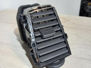 дефлектор обдува салона Nissan Murano Z51 2008, 3.5 л., VQ35DE, бензин, вариатор, внедорожник 5 дв., полный привод, 687501AAOA