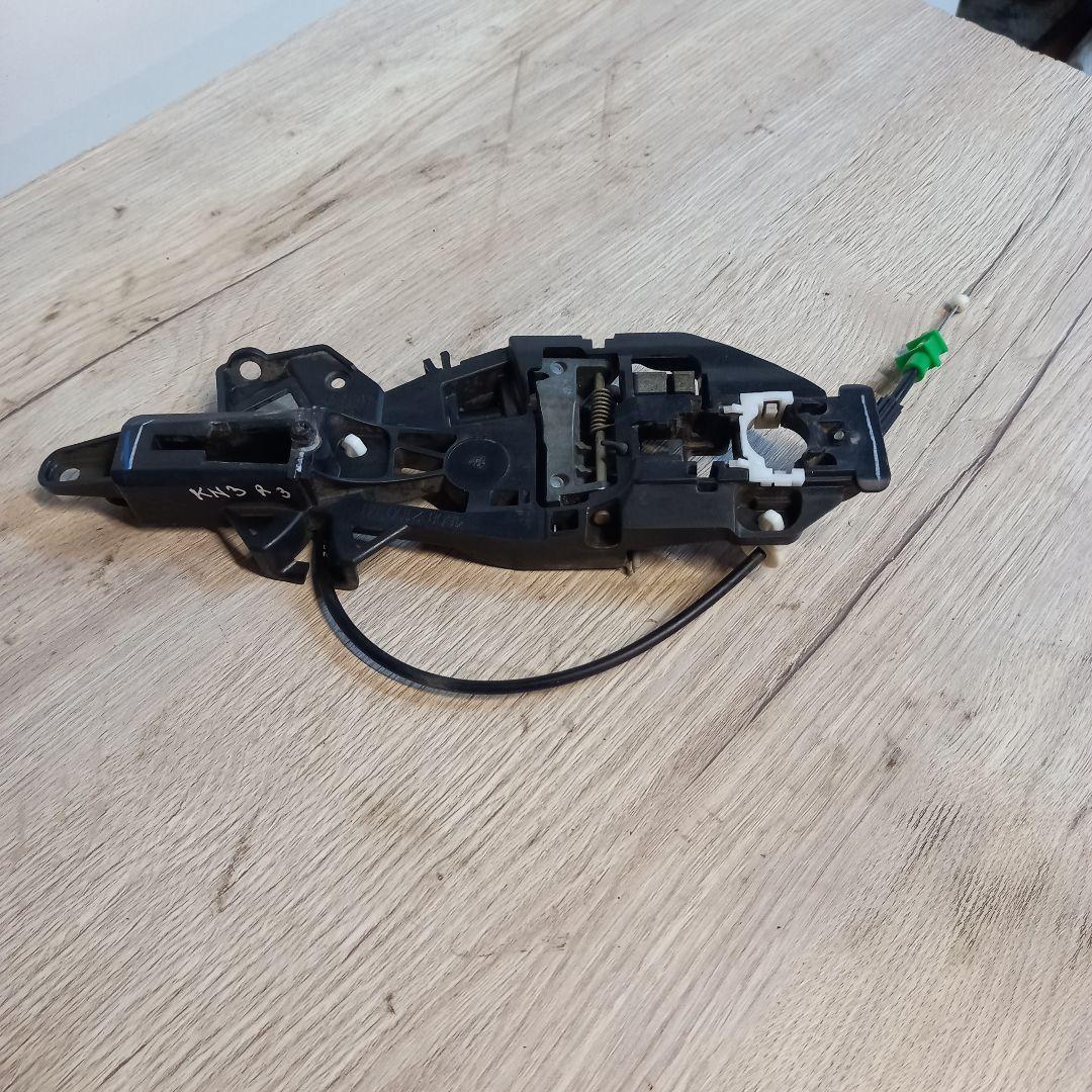 скелет ручки двери задней правой Chevrolet Malibu 9 поколение 2017, 1.5 л., бензин, 13512735 - фото №1