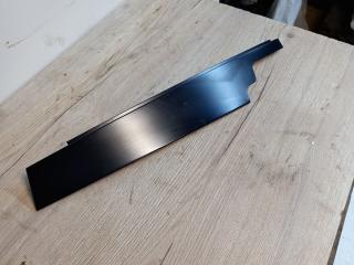 молдинг двери передней правой Chevrolet Cruze 1 поколение [рестайлинг] 2015, 1.4 л., бензин, 95963216