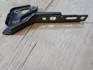 петля капота правая Audi Q7 4L 4LB 2007, 4.2 л., BAR, бензин, АКПП, 6y / z7s, внедорожник 5 дв., полный привод, 4LO823302