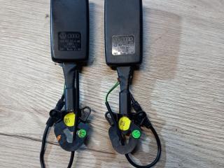 замок ремня безопасности Audi Q7 4L 4LB 2007, 4.2 л., BAR, бензин, АКПП, 6y / z7s, внедорожник 5 дв., полный привод, 4L0857755D