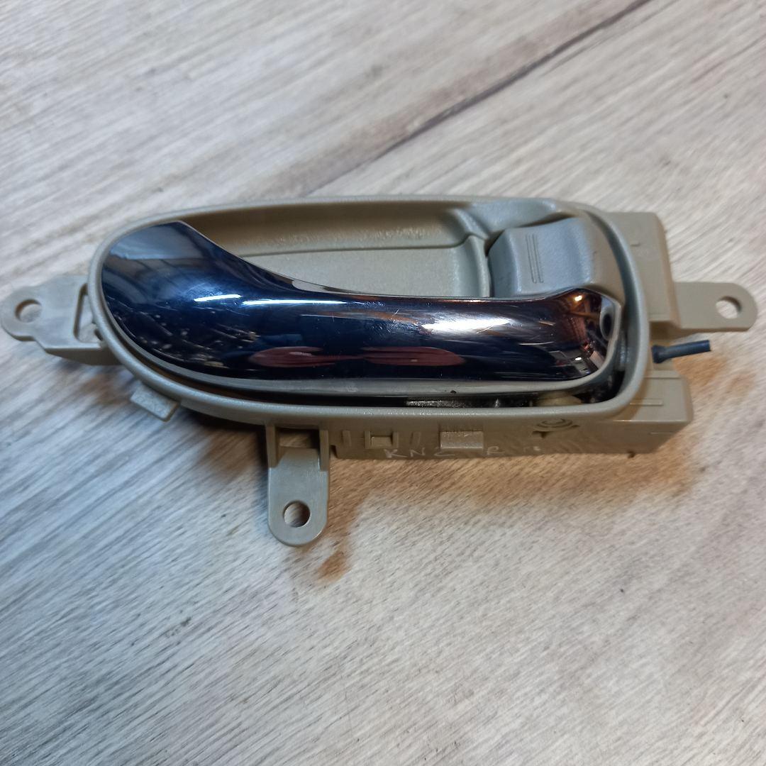 ручка внутренняя передняя правая Nissan Murano Z51 2010, 3.5 л., VQ35DE, бензин, вариатор, (qx1) white, внедорожник 5 дв., полный привод, 806701AN1A - фото №1