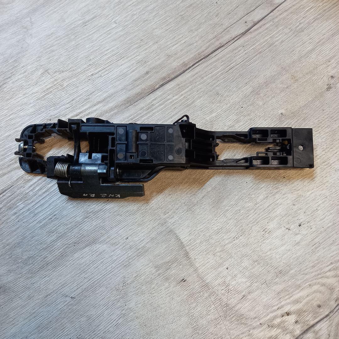 скелет ручки двери передней правой Nissan Murano Z51 2010, 3.5 л., VQ35DE, бензин, вариатор, (qx1) white, внедорожник 5 дв., полный привод, 806101AA0A - фото №1