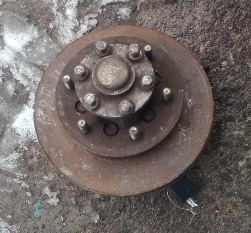 ступица передняя левая Mitsubishi Pajero 2 поколение 1996 - фото №1