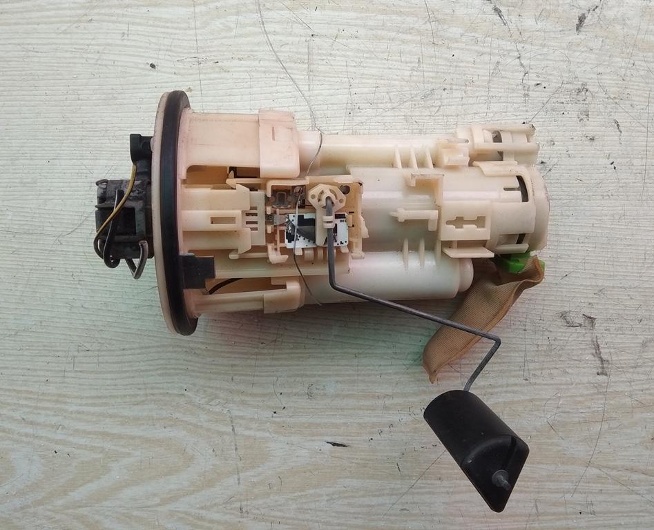 насос топливный Toyota Previa XR30/XR40 2002 - фото №1