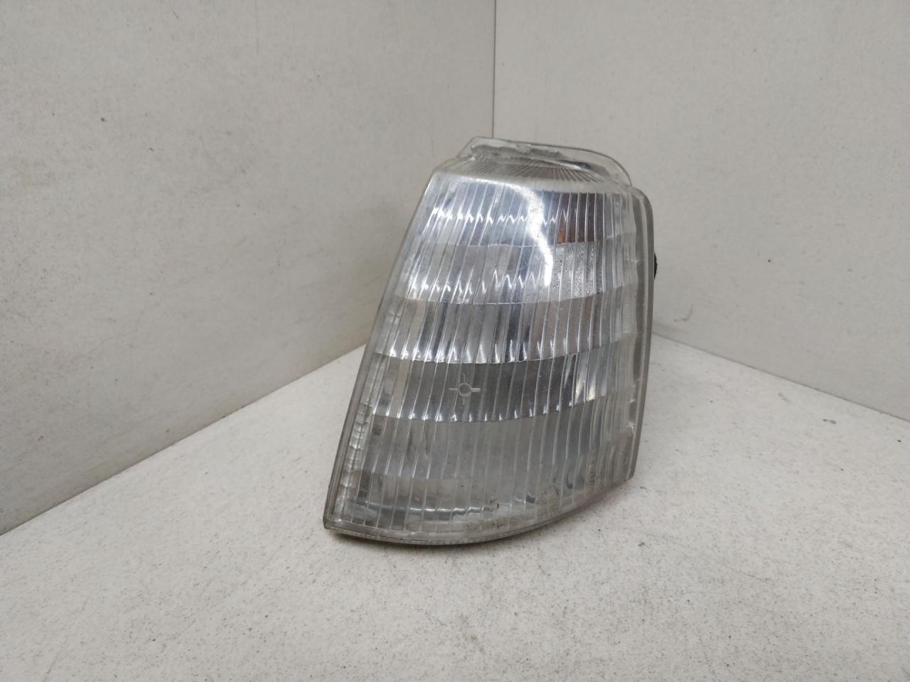 поворотник левый Renault 19 1 поколение 1992 - фото №1