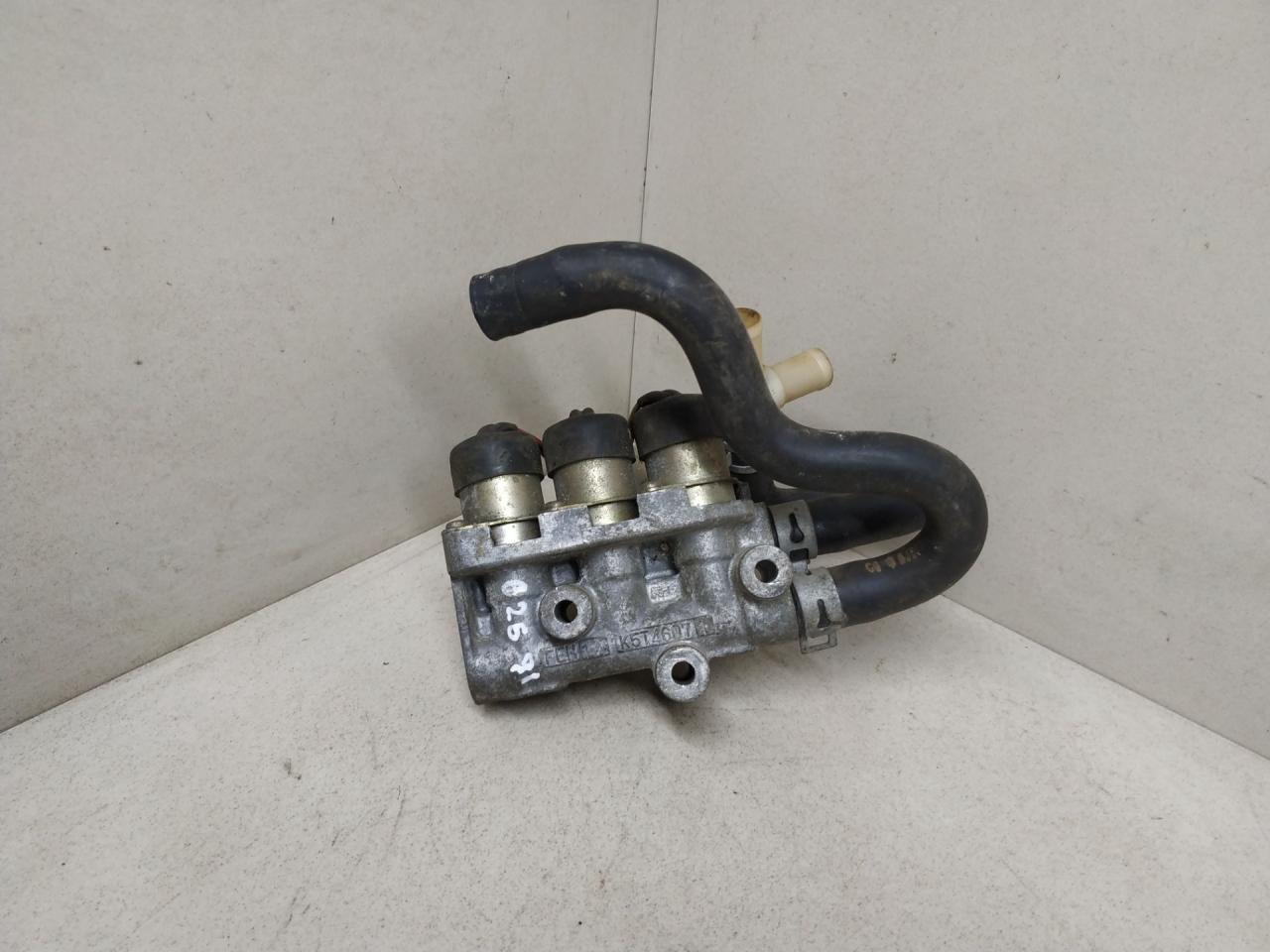 клапан холостого хода Mazda 626 3 поколение 1991, 2.0 л., бензин, K5T46071 - фото №1