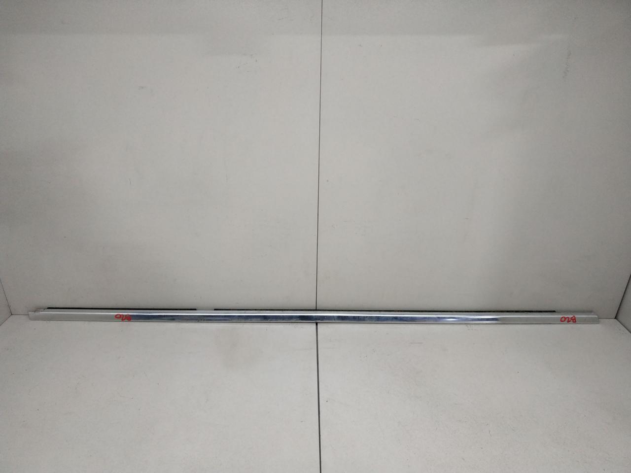 Уплотнитель стекла Peugeot 607 1 поколение 2003, 2.2 л., HDi, 4HX (DW12TED4/FAP), дизель, МКПП, темно-серый, седан, передний привод, 9334A3 - фото №1