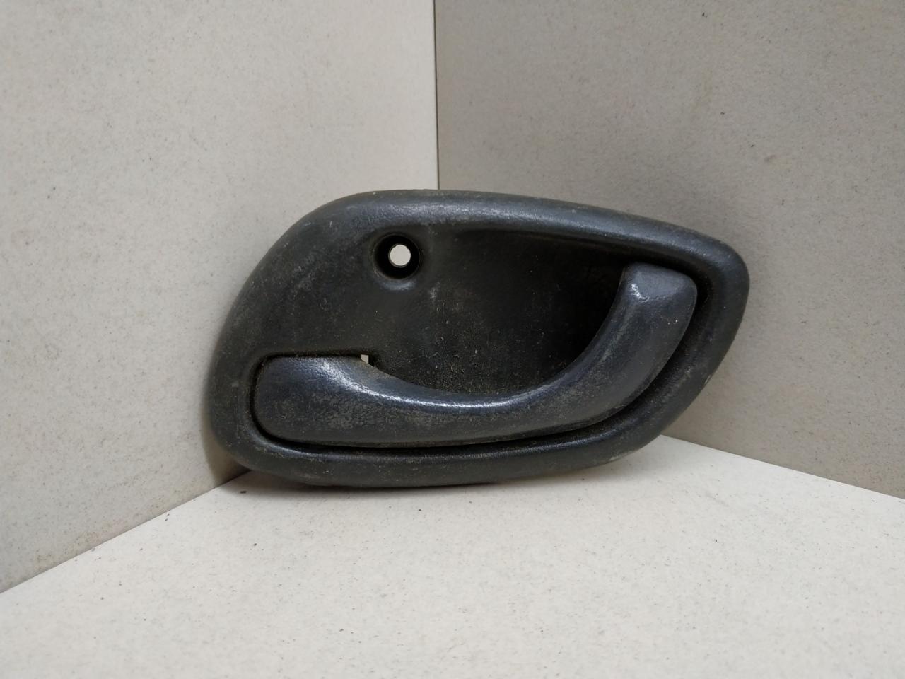 ручка внутренняя Suzuki Jimny 3 поколение 2000 - фото №1