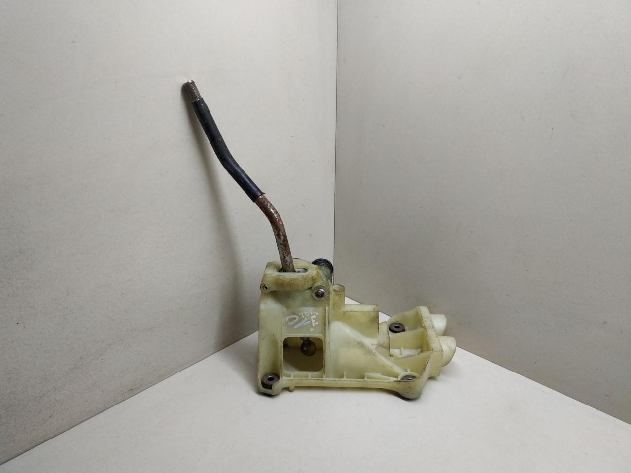 кулиса Toyota Carina E 1 поколение 1998, 1.6 л., бензин - фото №1