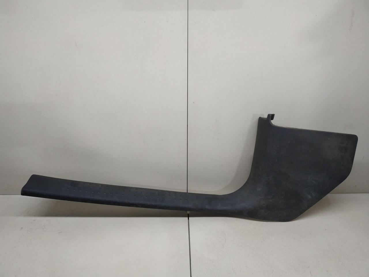 пластик Cadillac CTS 1 поколение 2005, 3.6 л., i, LY7, бензин, АКПП, чёрный, седан, задний привод, 25764669 - фото №1