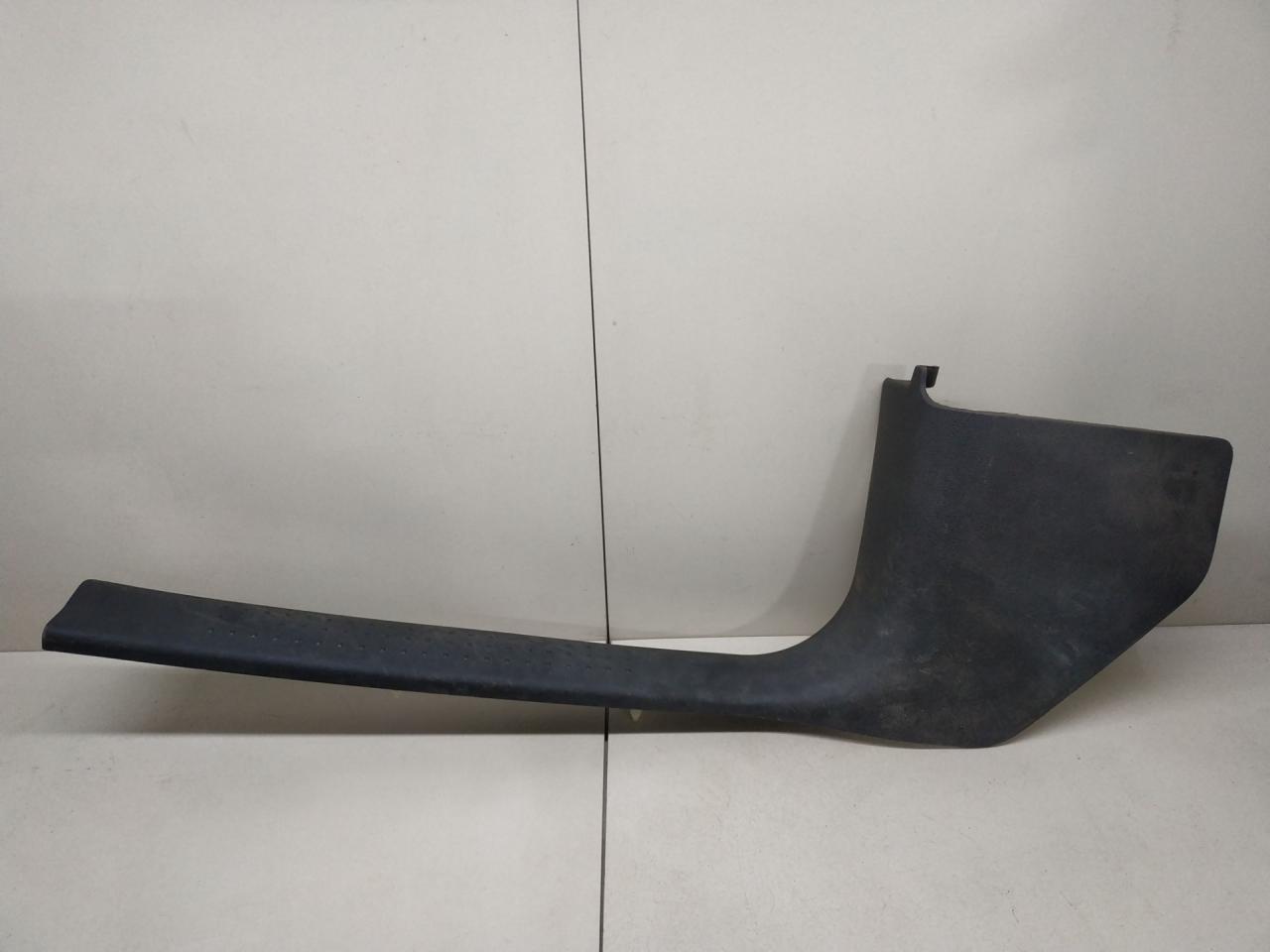 накладка на порог внутренняя Cadillac CTS 1 поколение 2005, 3.6 л., i, LY7, бензин, АКПП, чёрный, седан, задний привод, 25764669 - фото №1