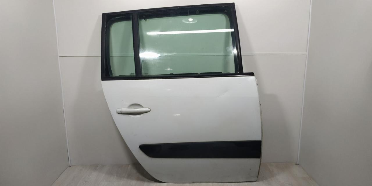 дверь задняя правая Renault Espace 4 поколение 2006, 1.9 л., DCi, F9Q 820, дизель, 6МКПП, белый, минивэн, передний привод, 7751476286, 7751476287 - фото №1