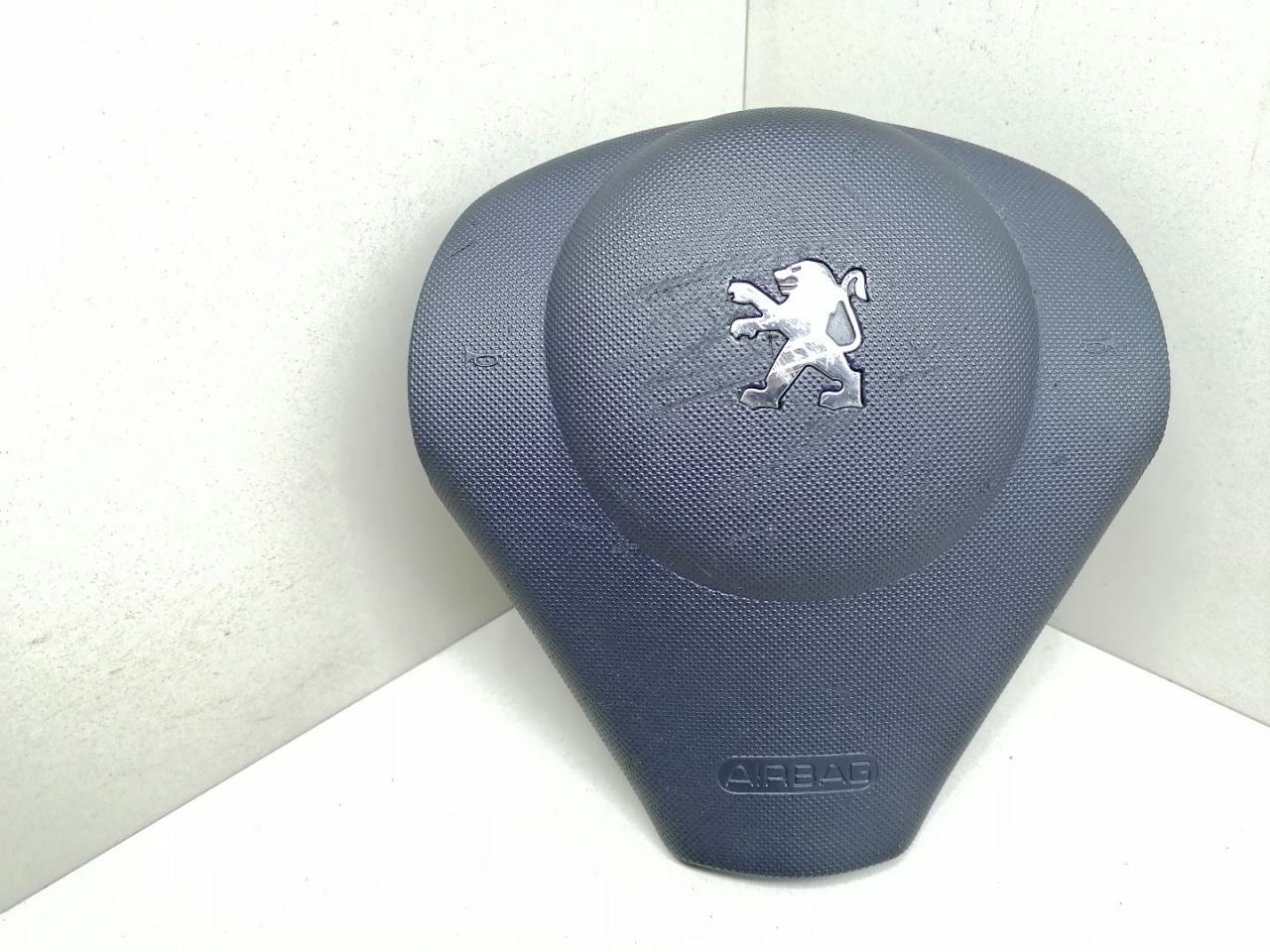 подушка безопасности водителя Peugeot 1007 1 поколение 2007, 1.6 л., HDi, 9HZ (DV6TED4), дизель, МКПП, серебристый, хетчбэк 3 дв., передний привод, PA35084020 - фото №1