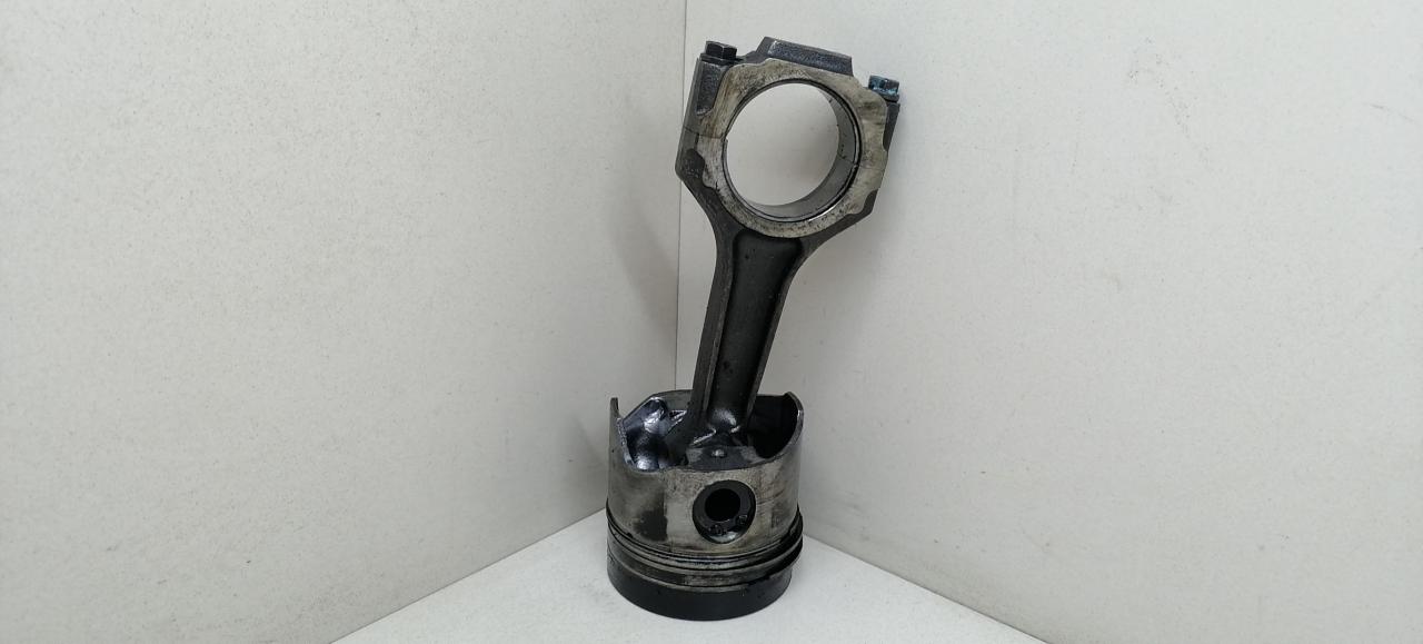 поршень Renault 9 2 поколение 1987, 1.6 л., дизель, F8M - фото №1