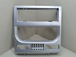 рамка под магнитолу Peugeot 1007 1 поколение 2007, 1.6 л., HDi, 9HZ (DV6TED4), дизель, МКПП, серебристый, хетчбэк 3 дв., передний привод, 9647541477