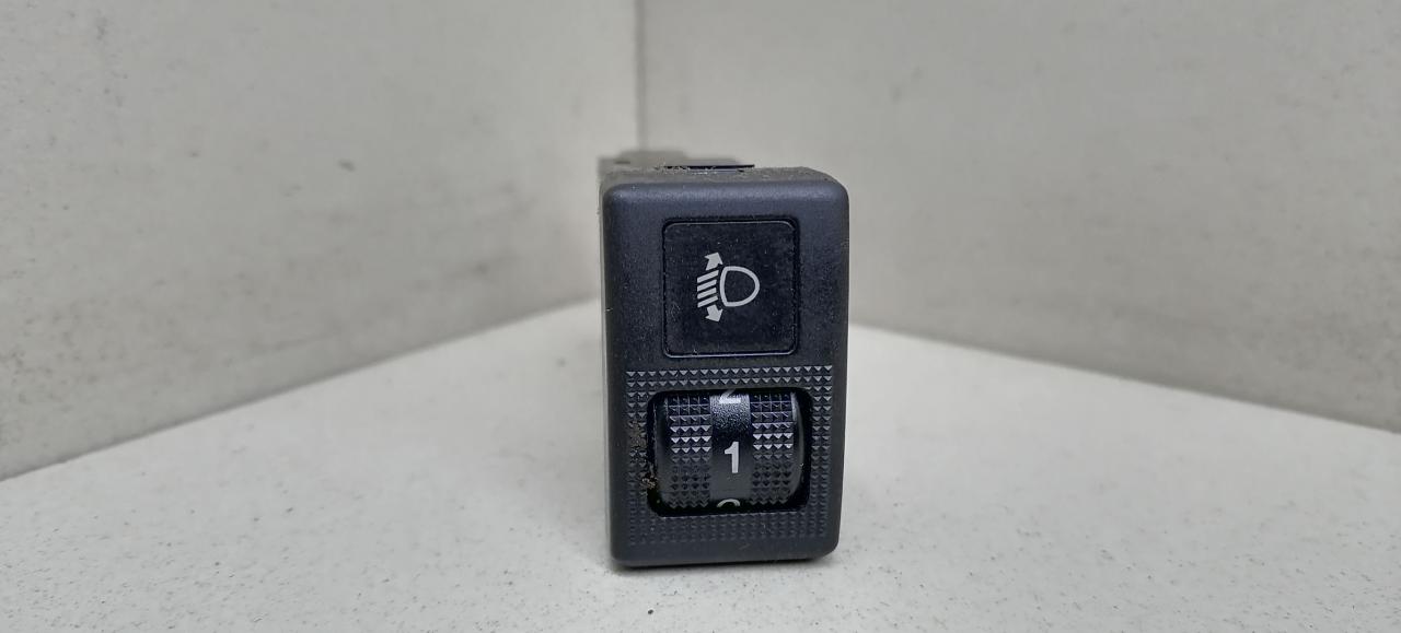 кнопка корректора фар Mazda 6 GG 2002, 2.0 л., TD, дизель, 5МКПП, синий, хетчбэк 5 дв., передний привод, 134139 - фото №1