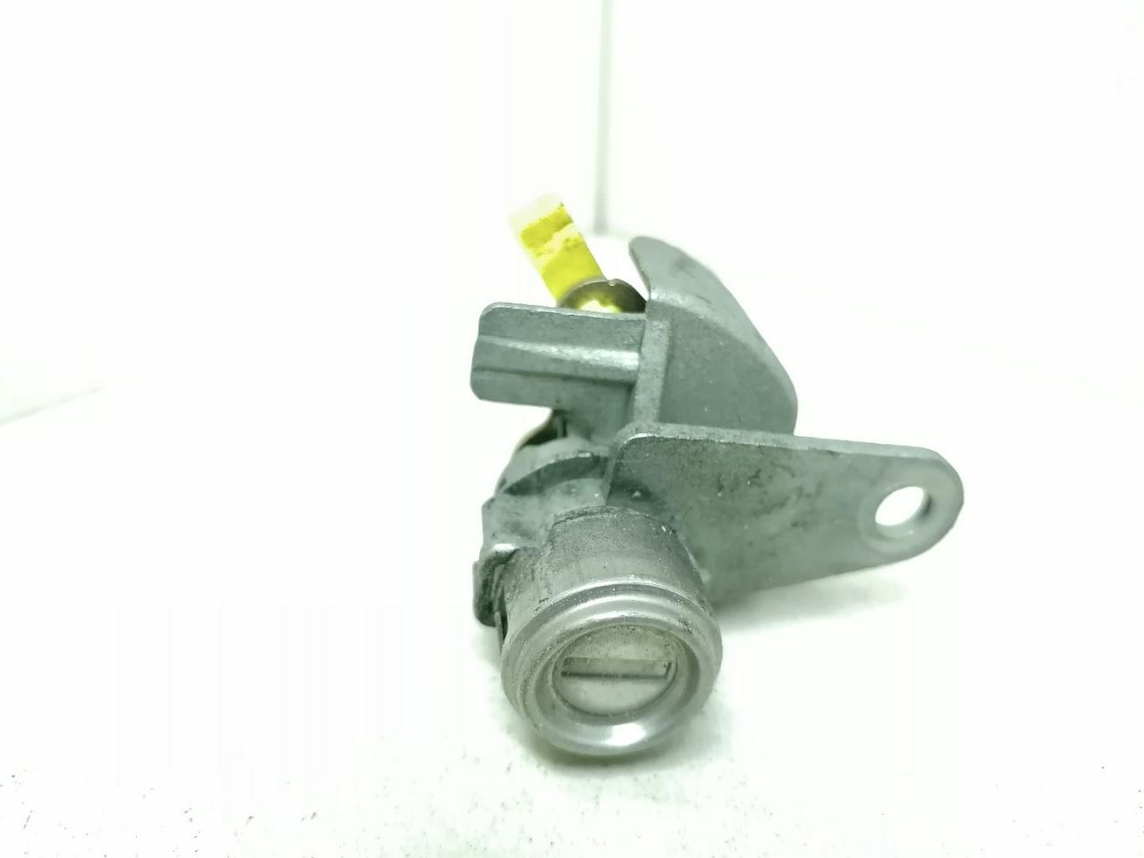 личинка дверного замка Hyundai Matrix 1 поколение 2003, 1.5 л., CRDi, дизель, МКПП, серебристый, минивэн, передний привод - фото №1