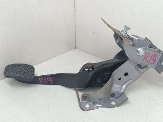 педаль тормоза Mazda 6 1 поколение [рестайлинг] 2006, 2.0 л., DT, RF7J, дизель, 6МКПП, серый, хетчбэк 5 дв., передний привод