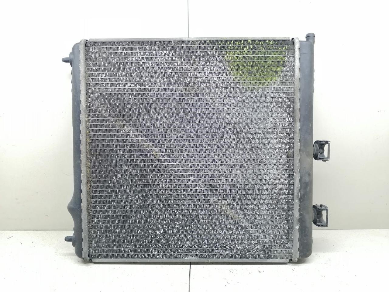 радиатор (основной) Peugeot 1007 1 поколение 2007, 1.4 л., HDi, дизель, 5МКПП, серебристый, хетчбэк 3 дв., 1330E6 - фото №1