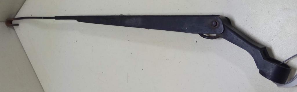 щеткодержатель (поводок стеклоочистителя, дворник) Daewoo Matiz M100 1998, 0.8 л., i, F8CV, бензин, МКПП, зеленый, хетчбэк 5 дв., передний привод - фото №1