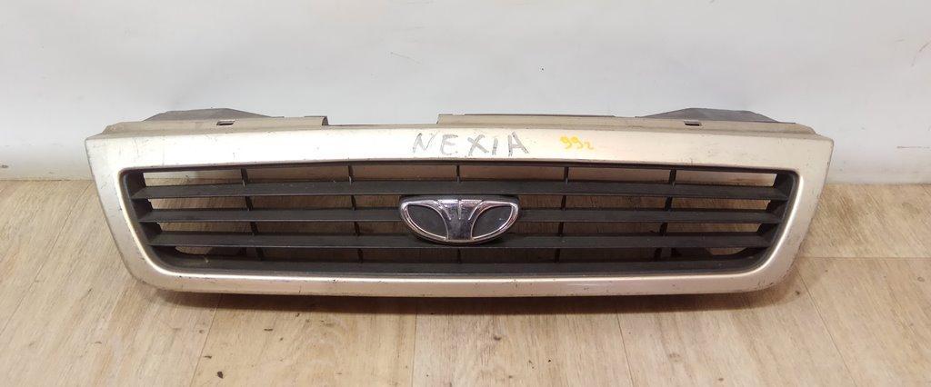 решетка радиатора Daewoo Nexia 1 поколение 1999 - фото №1