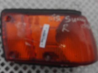 поворотник правый Nissan Sunny B12 1990, седан
