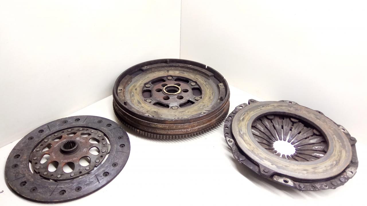 комплект сцепления Volkswagen Passat B5 2001, 2.0 л., i, бензин - фото №1