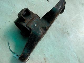 подушка крепления КПП Toyota Carina E 1 поколение 1996, 1.6 л., i, бензин