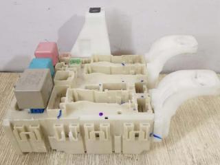 блок предохранителей Toyota Prius 2 поколение 2008, 1.5 л., бензин, АКПП, черный, хетчбэк 5 дв., передний привод, 8273041290