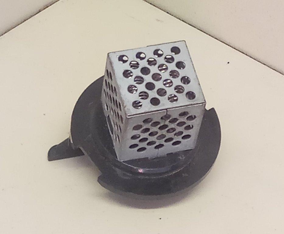 сопротивление печки Suzuki Alto 5 поколение 2003, 1.1 л., i, F10D, бензин, МКПП, белый, хетчбэк 5 дв., передний привод - фото №1