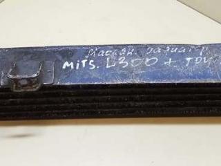 радиатор масляный Mitsubishi L300 2 поколение 1995