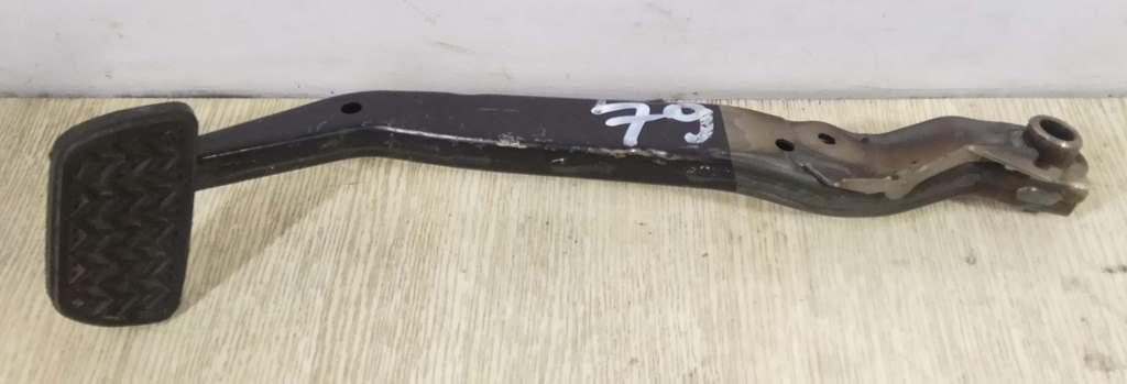 педаль тормоза Toyota Prius 2 поколение 2008, 1.5 л., бензин, АКПП, черный, хетчбэк 5 дв., передний привод - фото №1