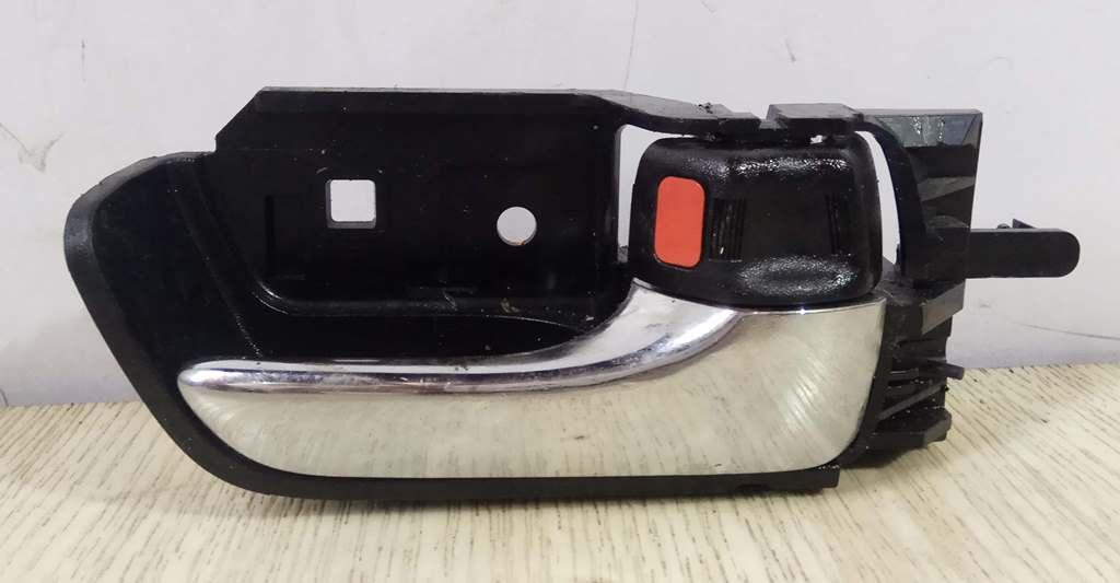 ручка внутренняя передняя правая Toyota Prius 2 поколение 2008, 1.5 л., бензин, АКПП, черный, хетчбэк 5 дв., передний привод - фото №1