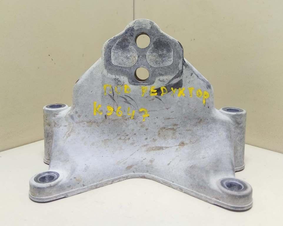 кронштейн КПП Volkswagen Touareg 1 поколение 2005, 3.2 л., i, BMX, бензин, АКПП, серый, внедорожник 5 дв., полный привод, 7L0399649B - фото №1