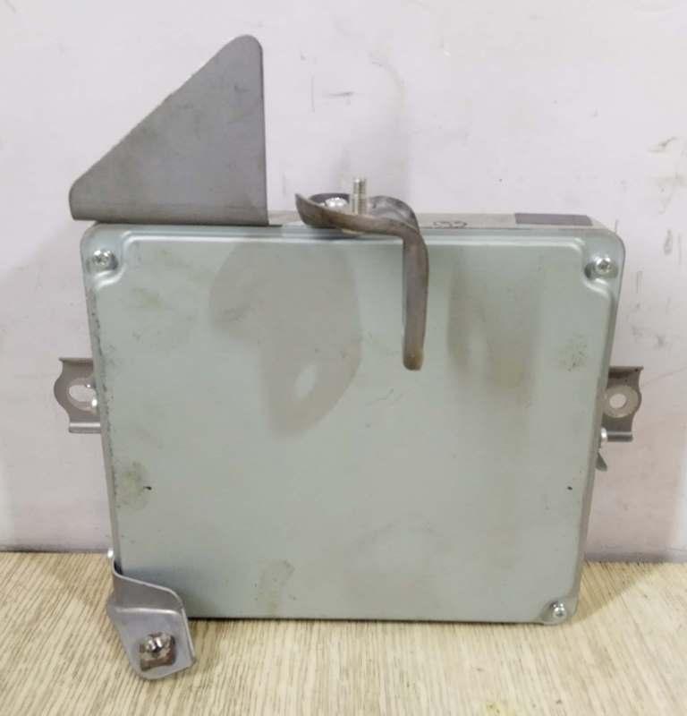 блок управления двигателем Toyota Prius 2 поколение 2008, 1.5 л., бензин, АКПП, черный, хетчбэк 5 дв., передний привод, 8966147170 - фото №1